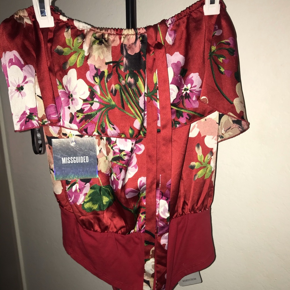 Misguided blouse bodysuit red/floral. Off shoulder